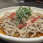 立ち食いそばも斬新メニューアリ？池袋駅