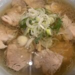 味濃いめのスープとツルツル麺がめちゃ合う！