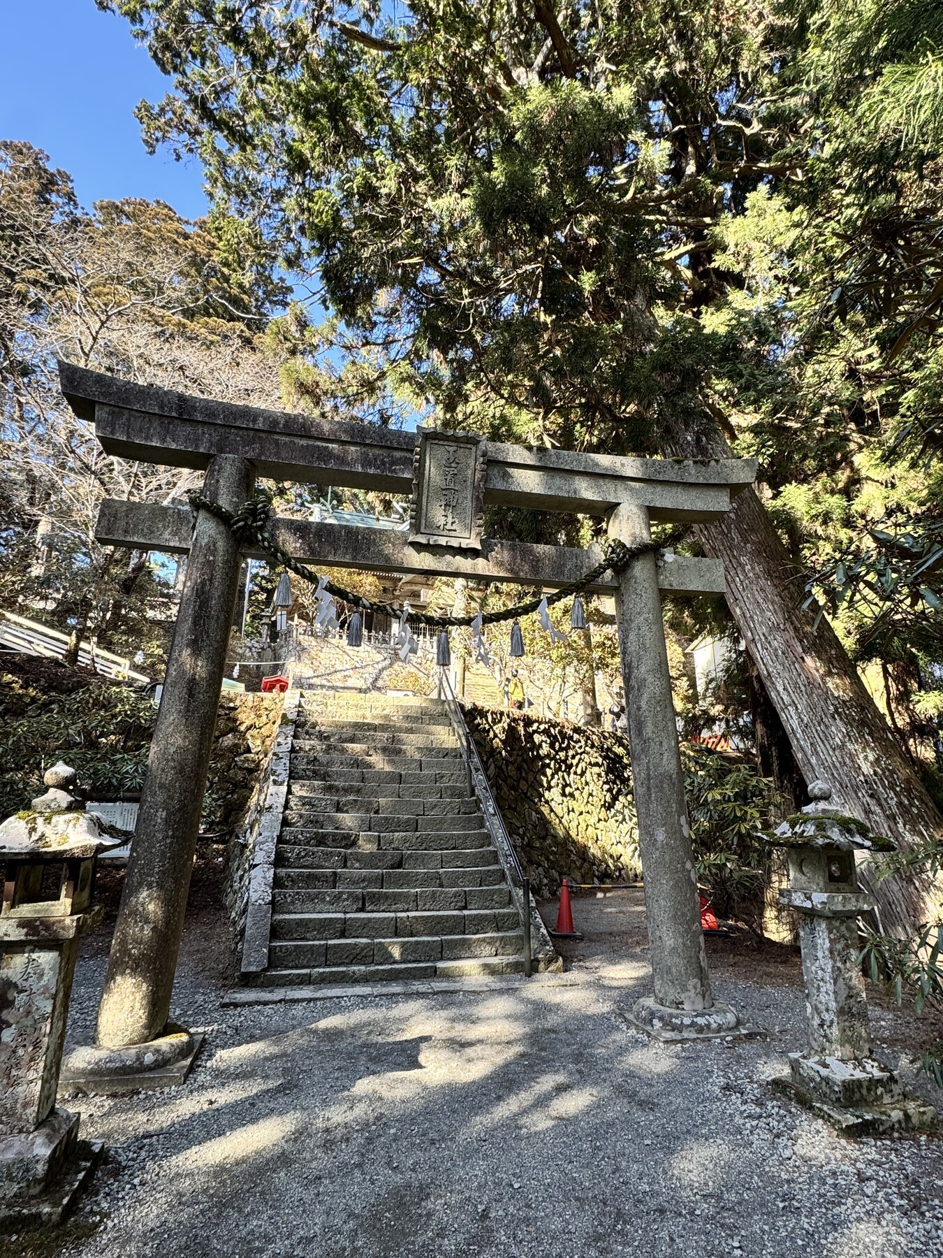 玉置神社の鳥居と石段