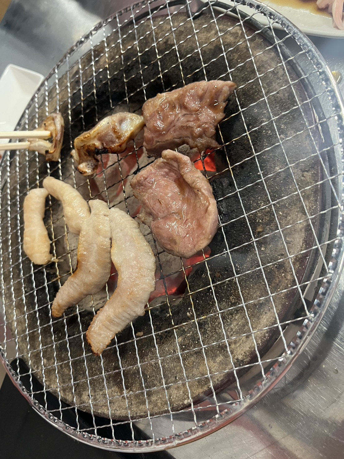 秩父の丹賀で七輪で焼く肉