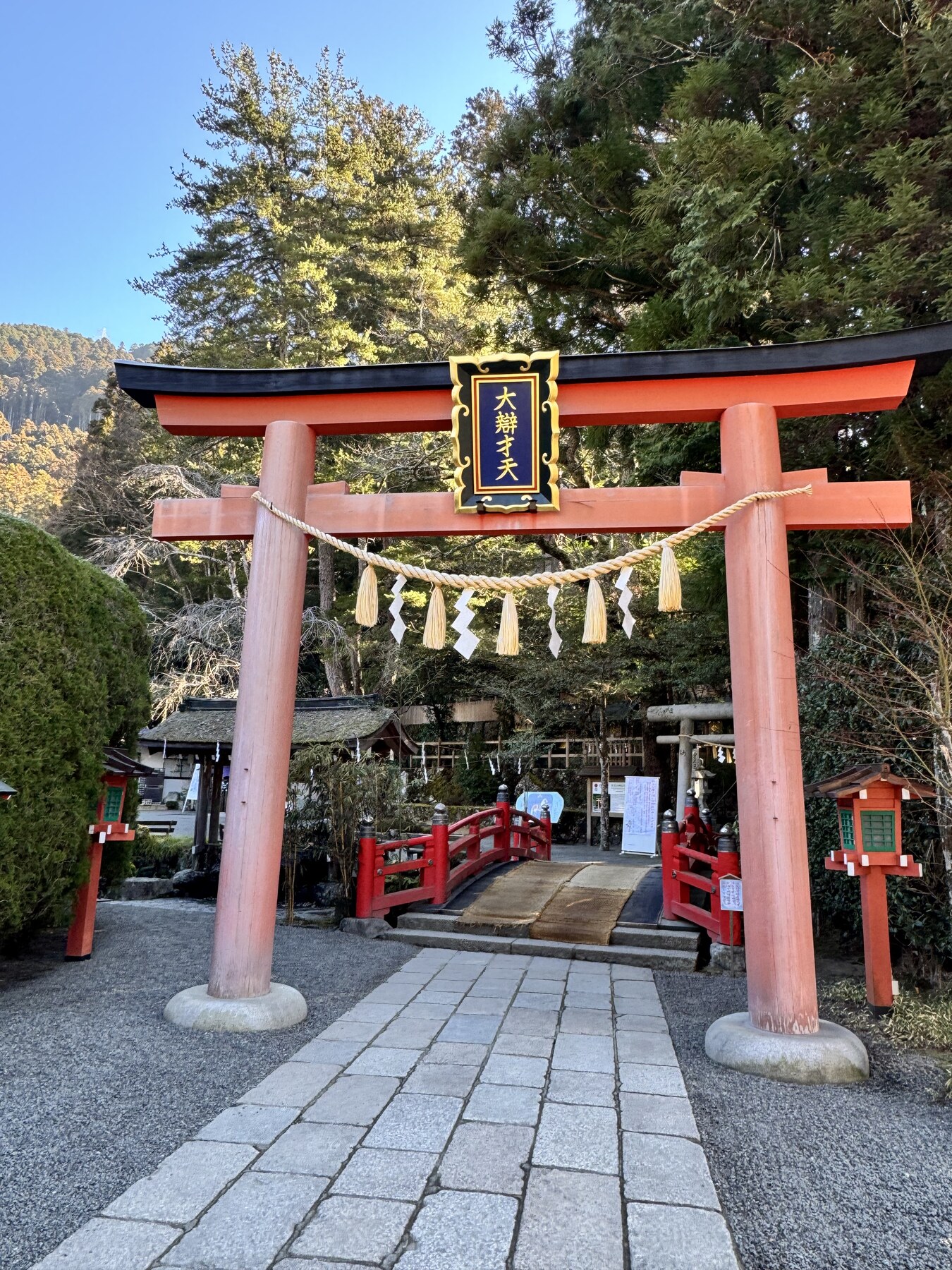 天河大辨財天社の鳥居
