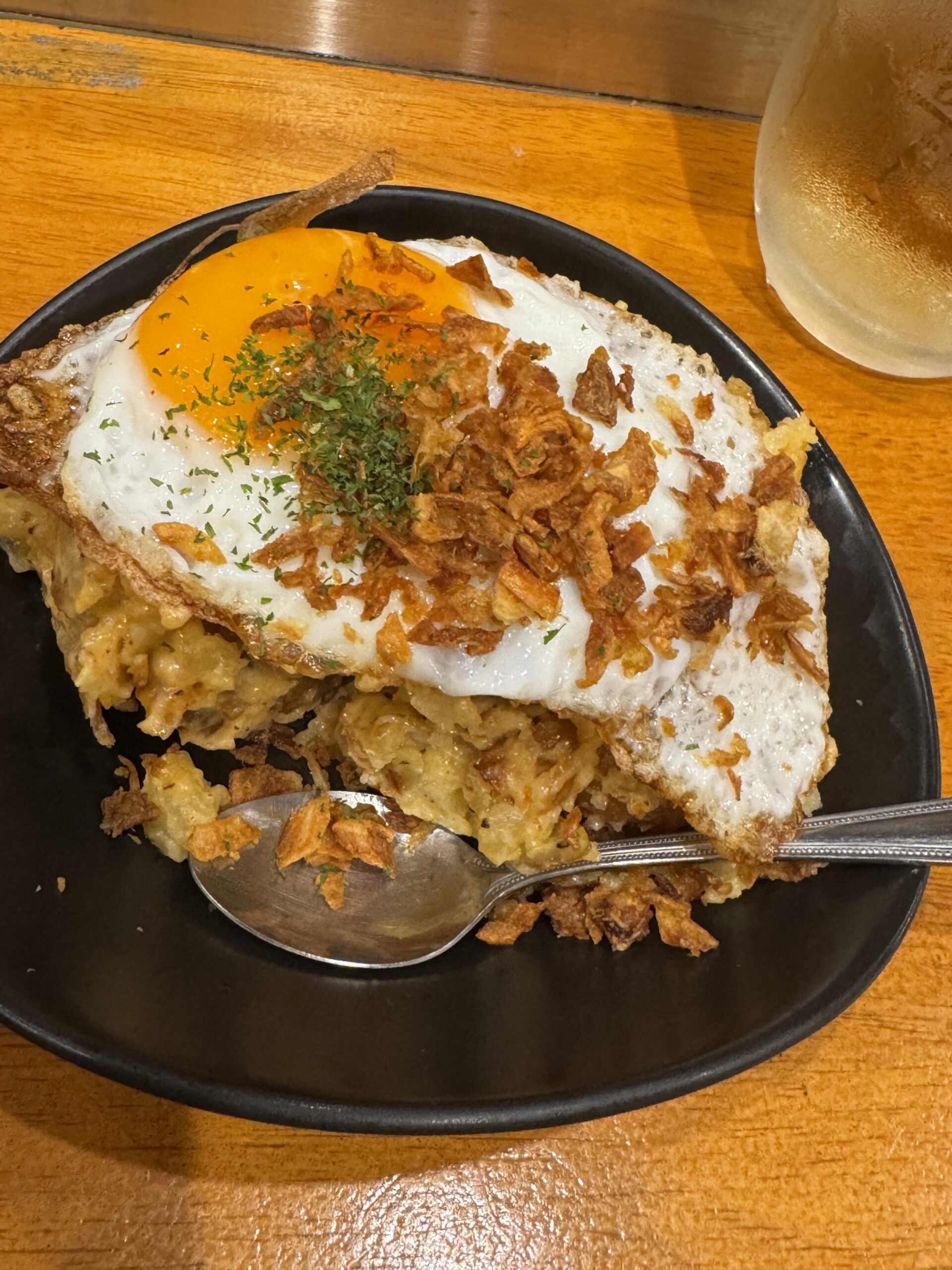 大衆酒バルてるおの熱々のオーブン料理