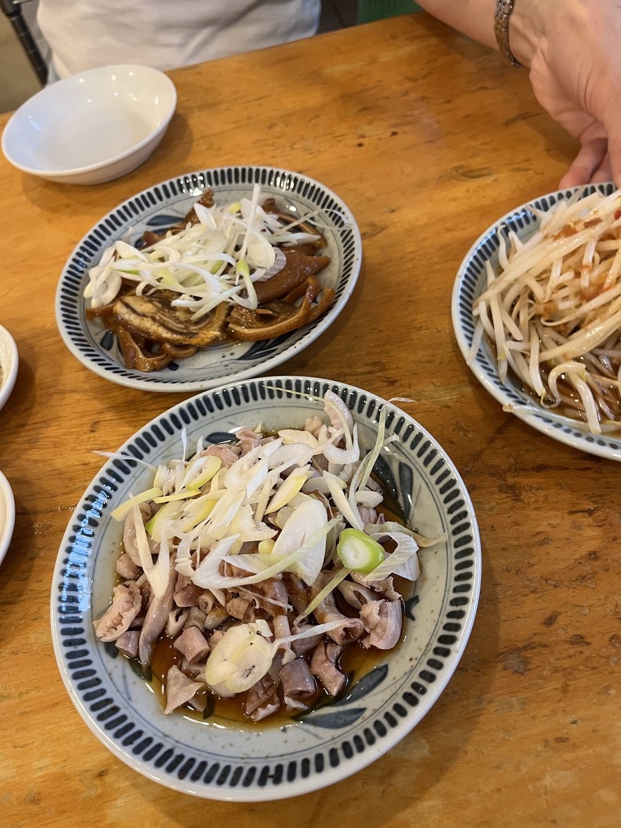 香湯ラーメンちょろりで注文したネギをのせたおつまみ2皿