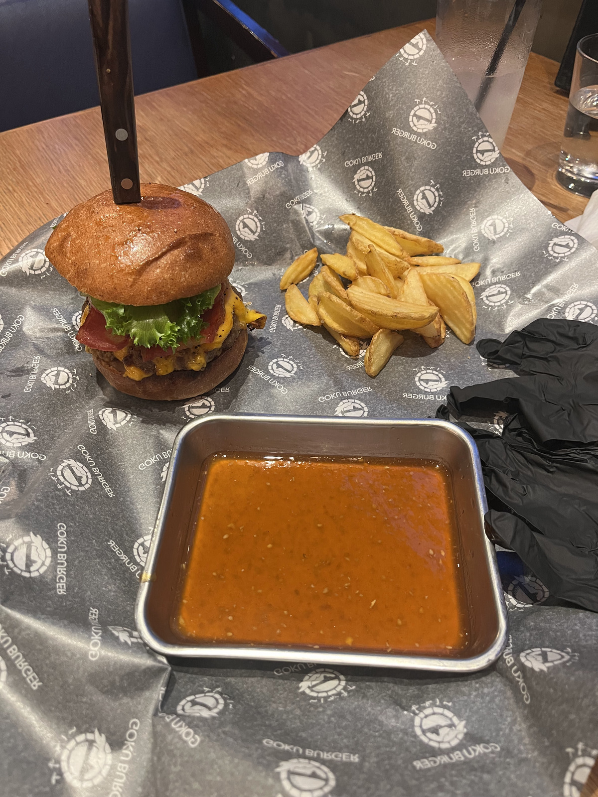 GOKU BURGERのBLTチーズバーガー