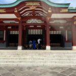 【赤坂】都会のど真ん中に千本鳥居!? 日枝神社で縁結びの神猿とエスカレーター参道を巡る