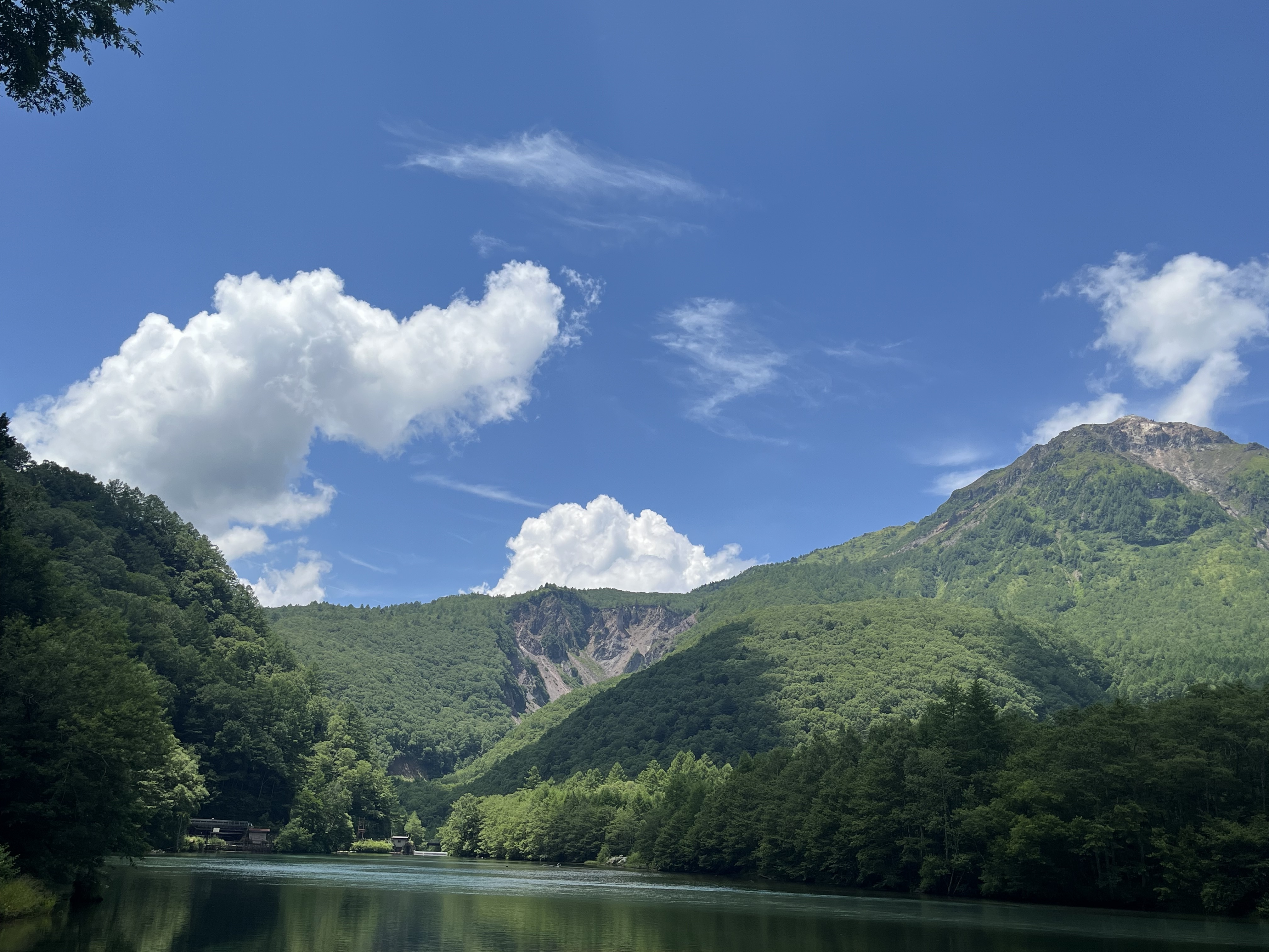 大正池から見た焼岳