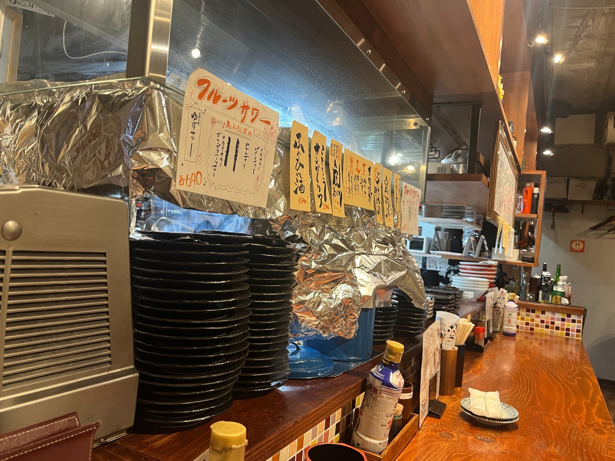 南阿佐ヶ谷 やきとん地酒こたろうの店内