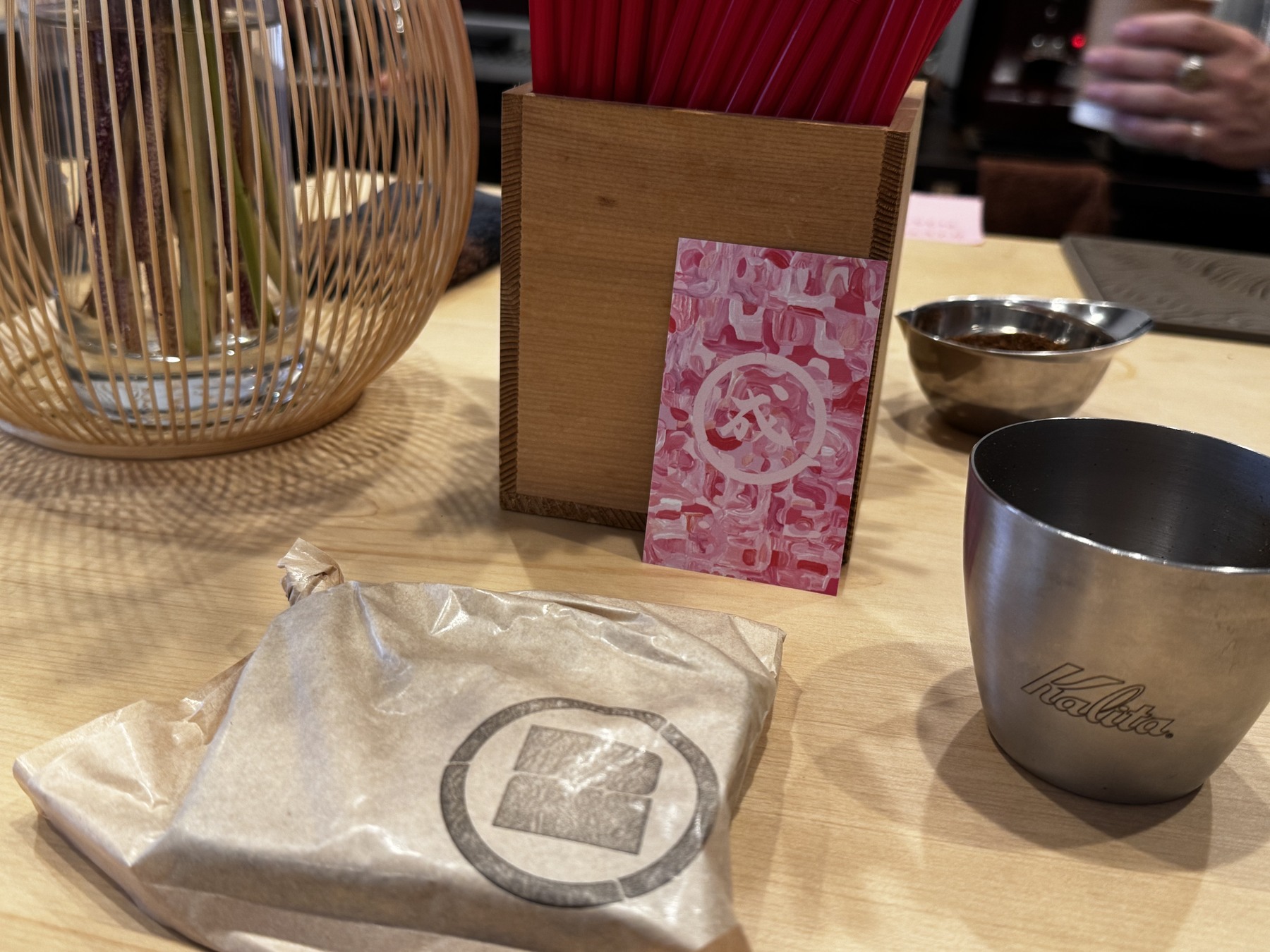 市ヶ谷のカフェ成のカウンターと成のカード
