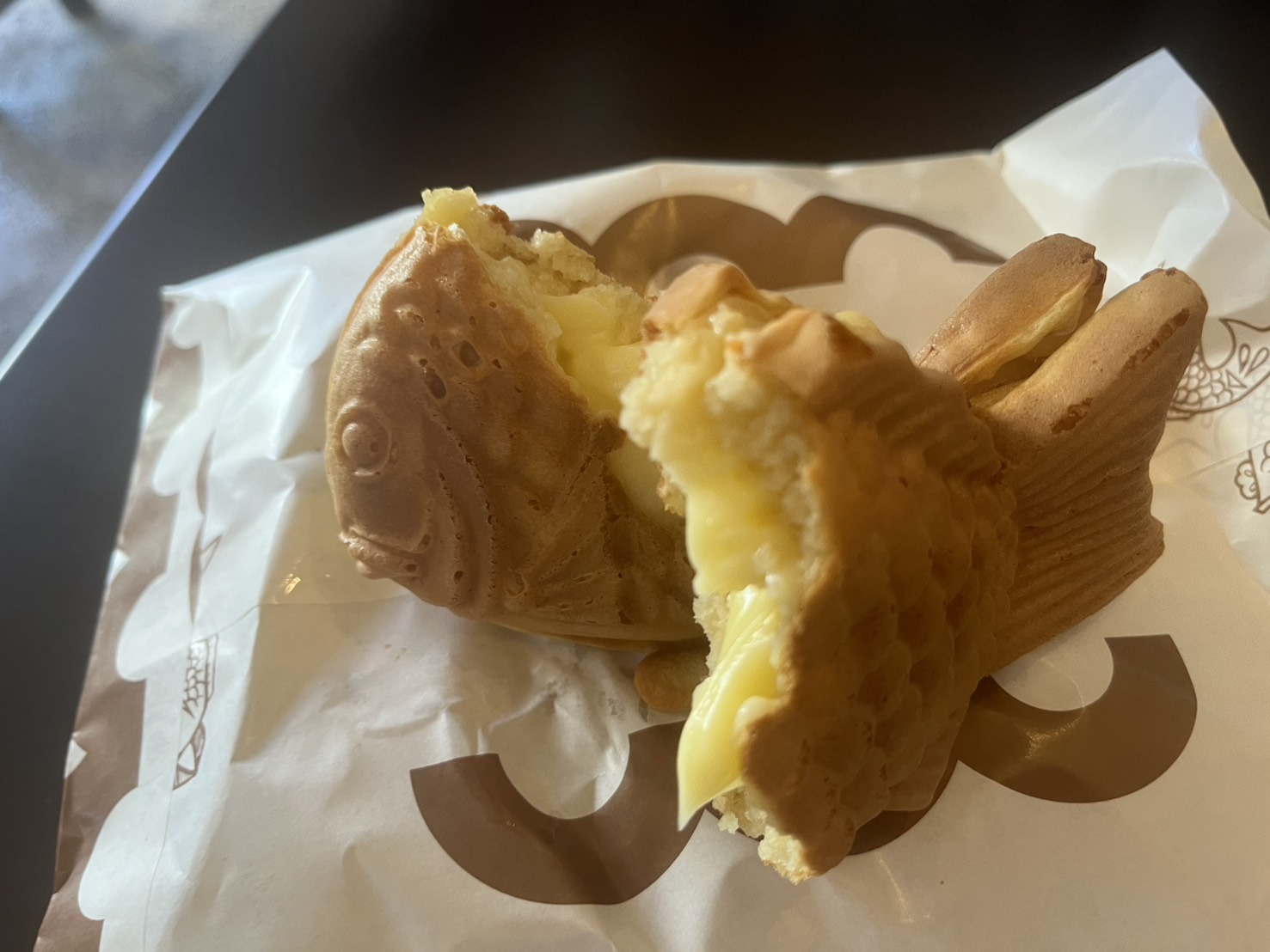 たい焼きねぎしのカスタードクリームたい焼き断面
