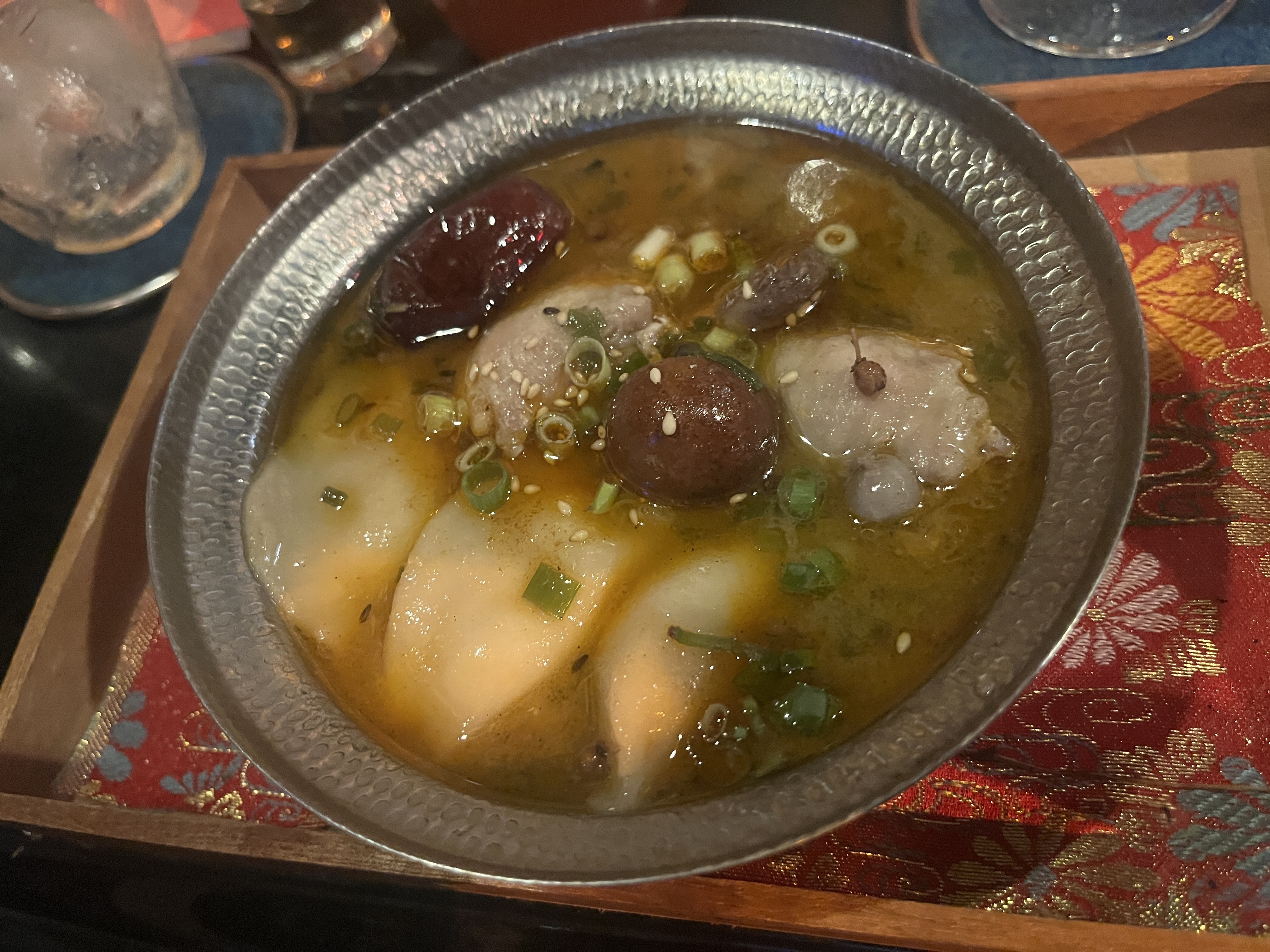 東京焼酎＆梅酒Bar九の火鍋の水餃子