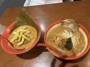 えっ、味噌ラーメンにイカ!? 池袋「田所商店」で北海道味噌と伊勢味噌を食べ比べ！