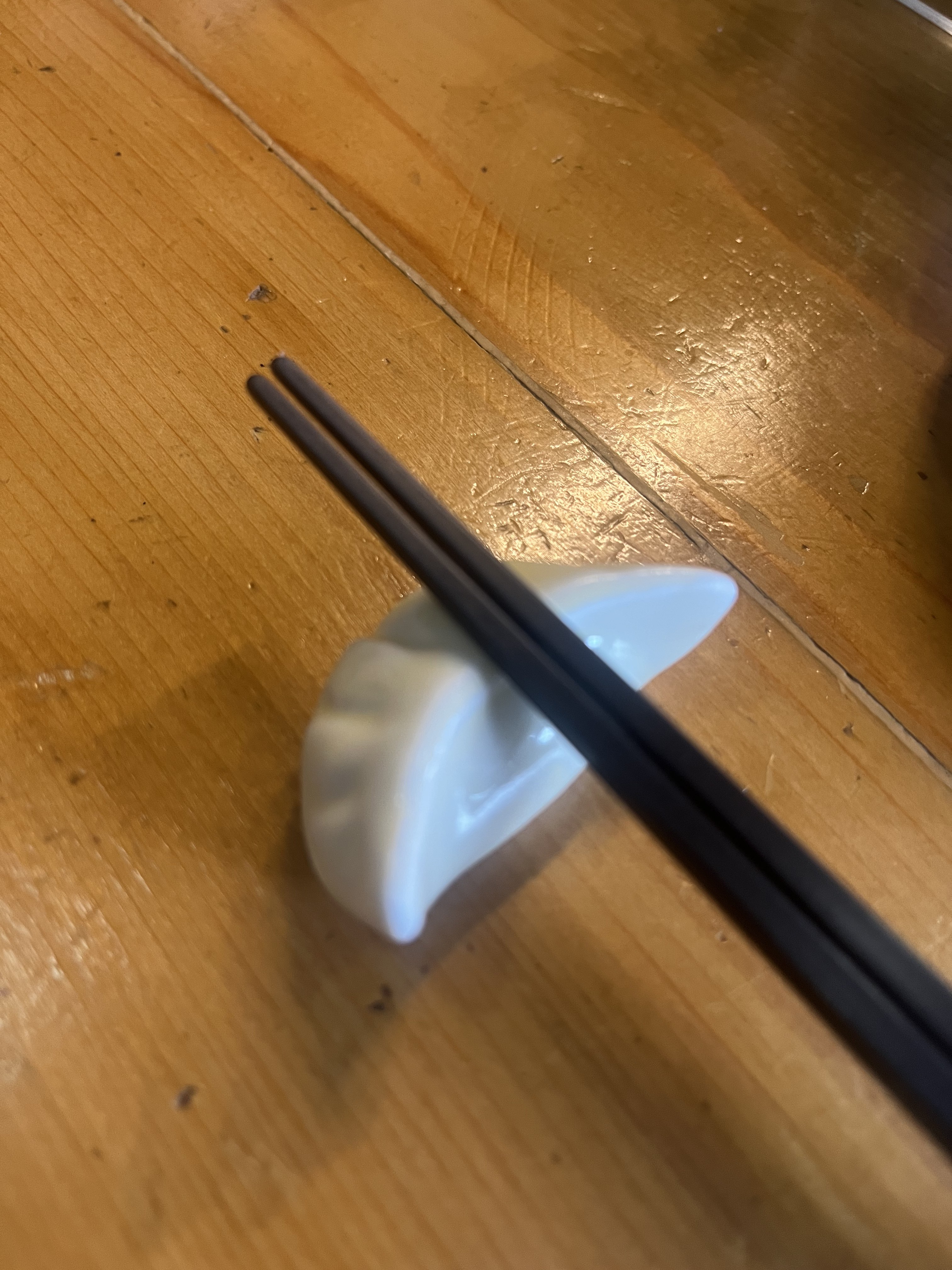 吉春の餃子の形をした箸置き