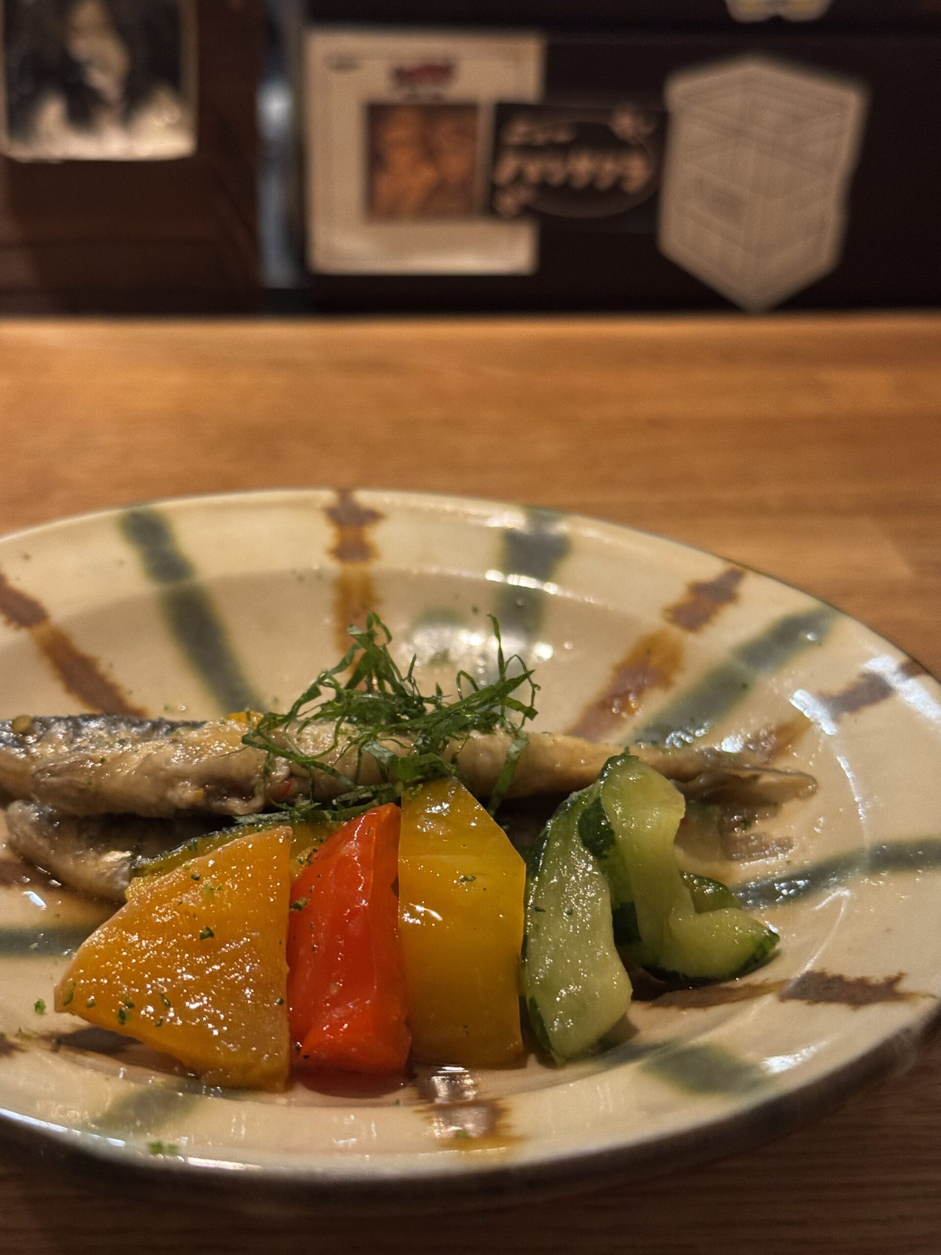 氵 サンズイの小魚と夏野菜の一皿
