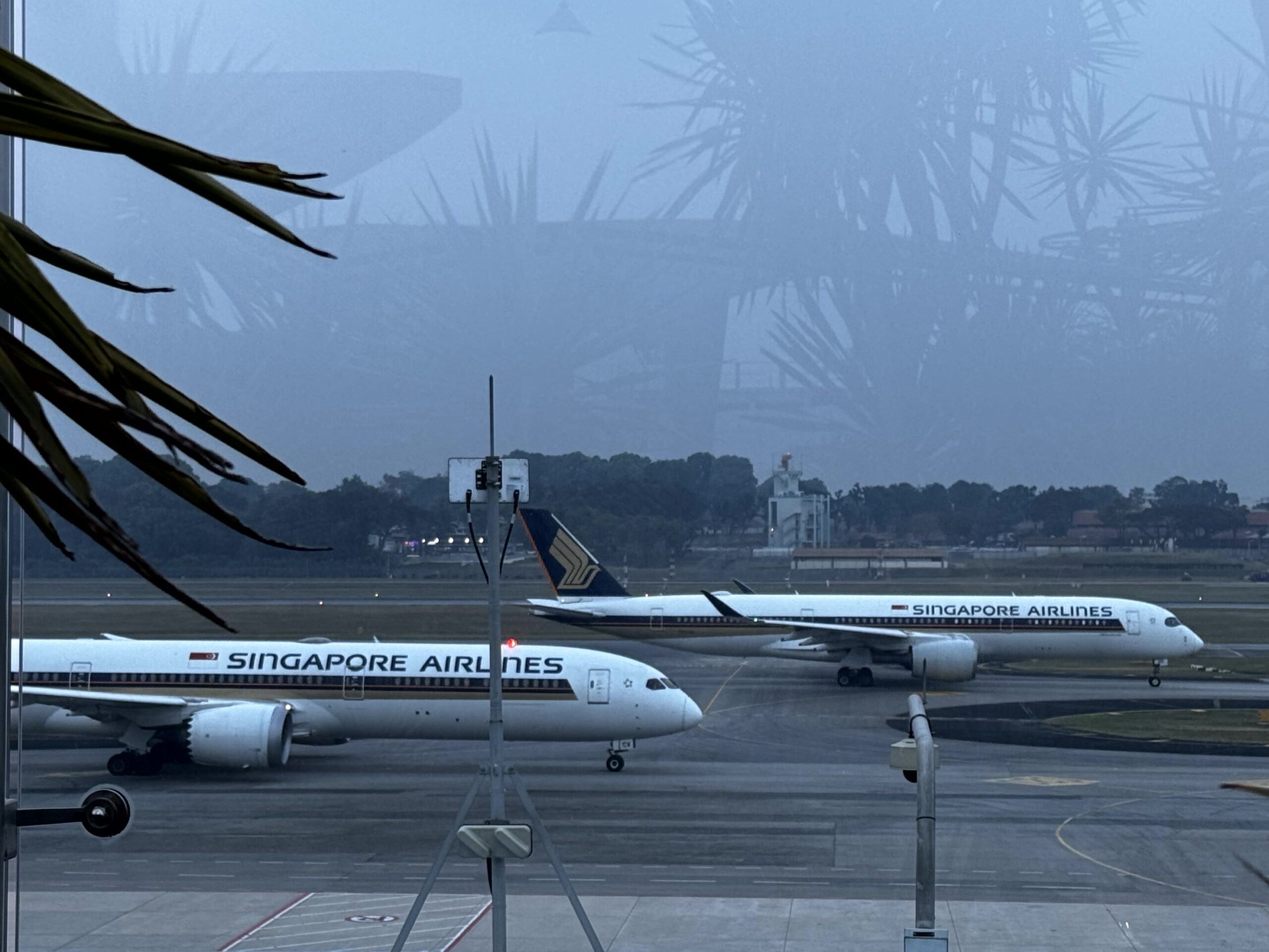 カンタスラウンジから見えるチャンギ空港の景色