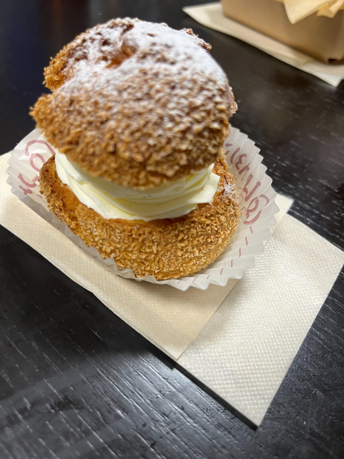 La pâtisserie COLUMBUSのシュー・ア・ラ・クレーム