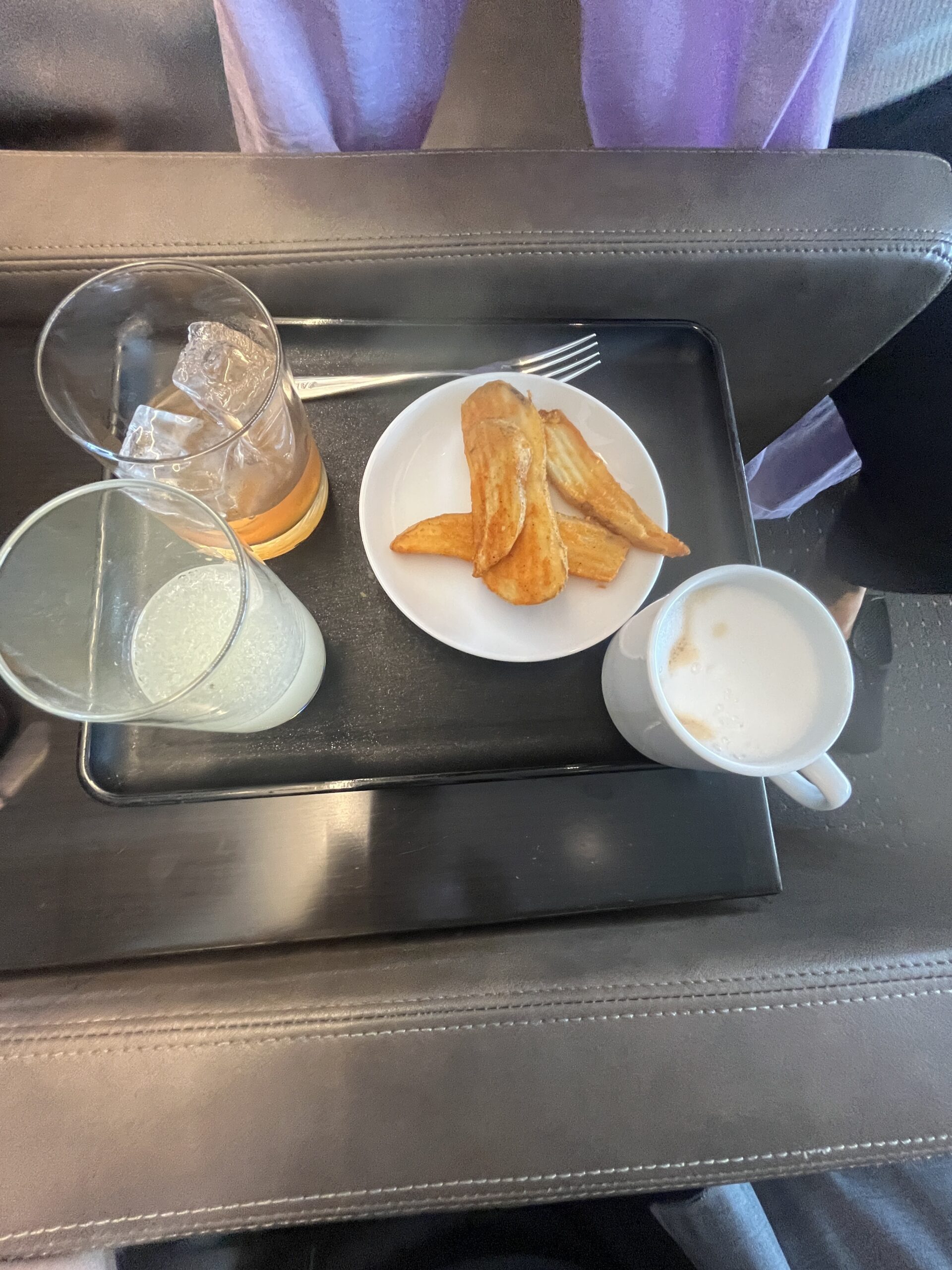 4階サクララウンジ軽食