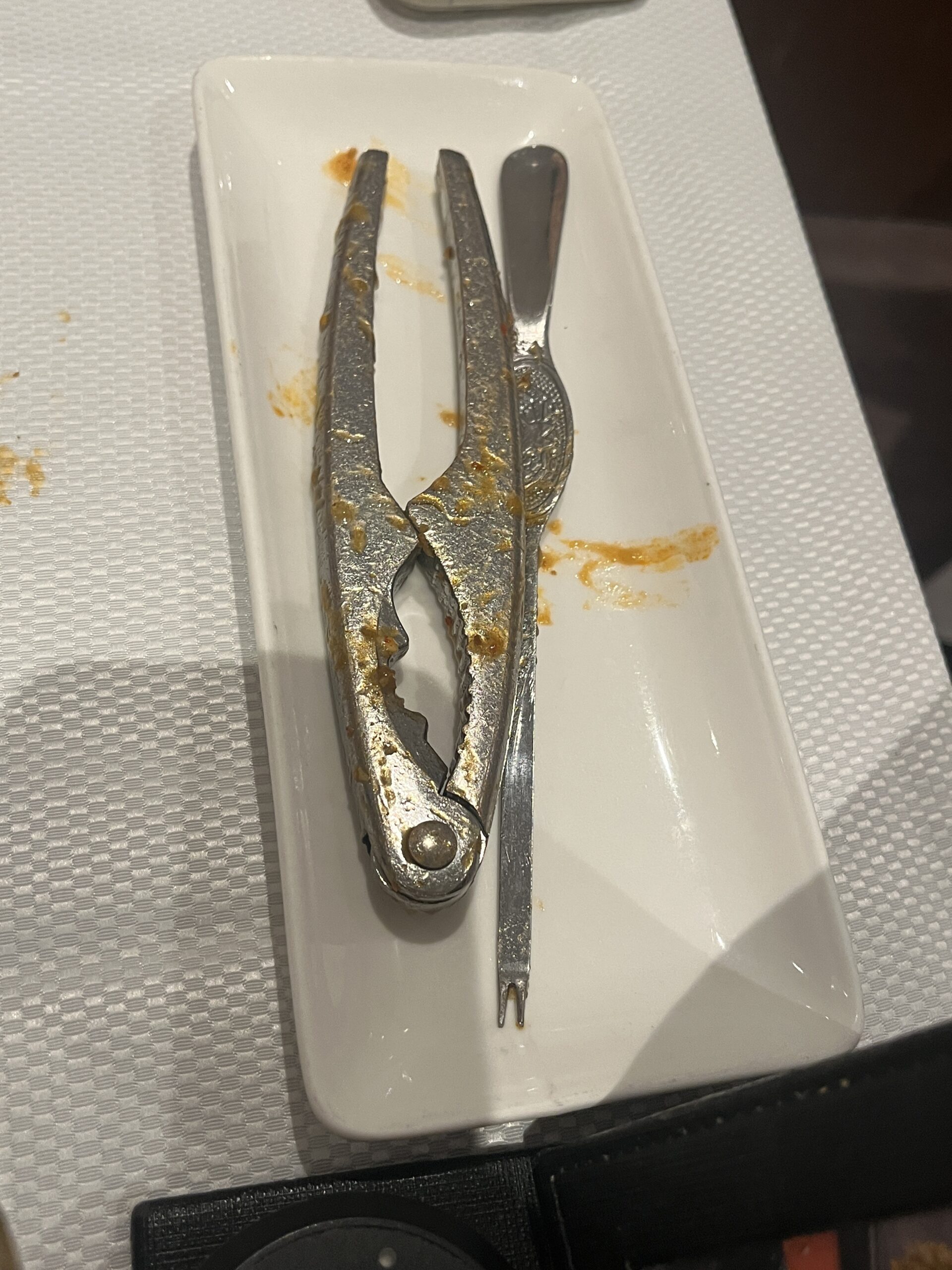 チリクラブを食べる道具