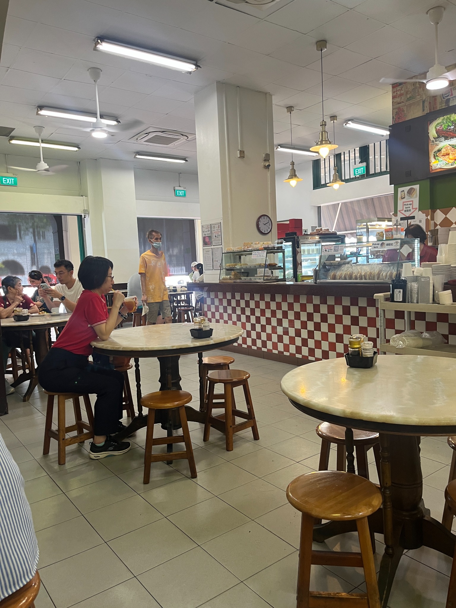 カヤトースト店の店内