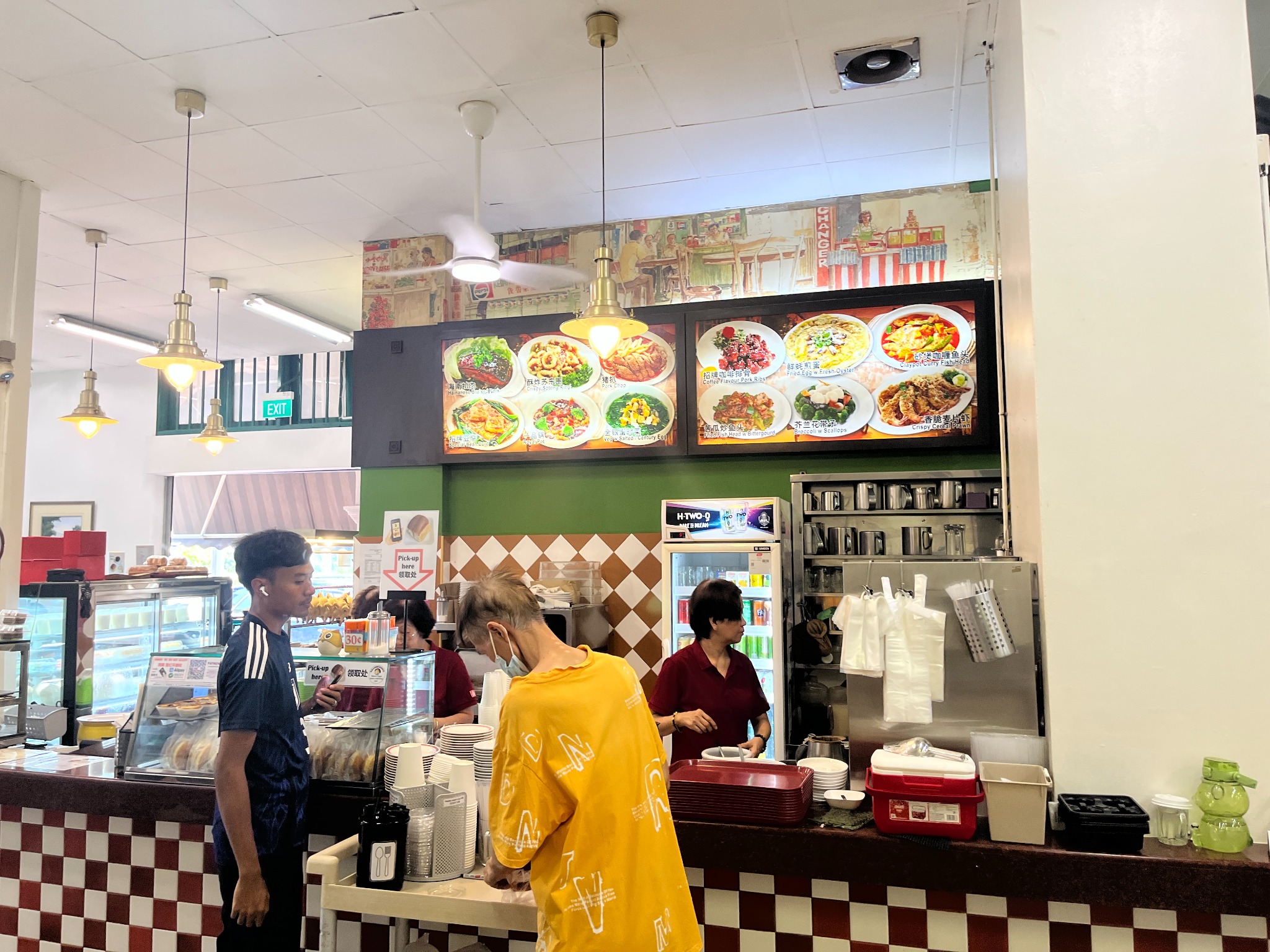 カヤトースト店のカウンター