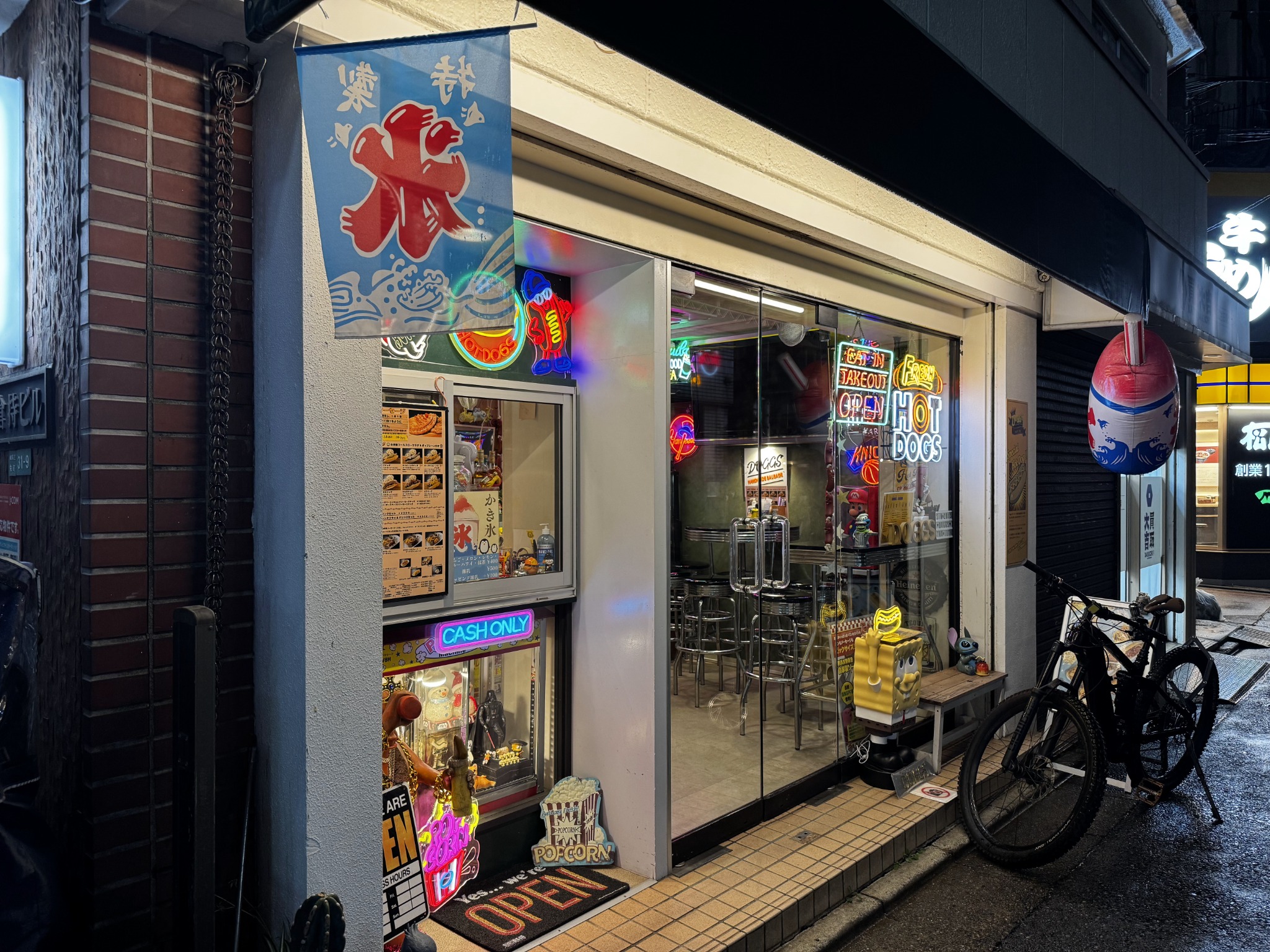 江古田のホットドッグ専門店DOGGSの外観