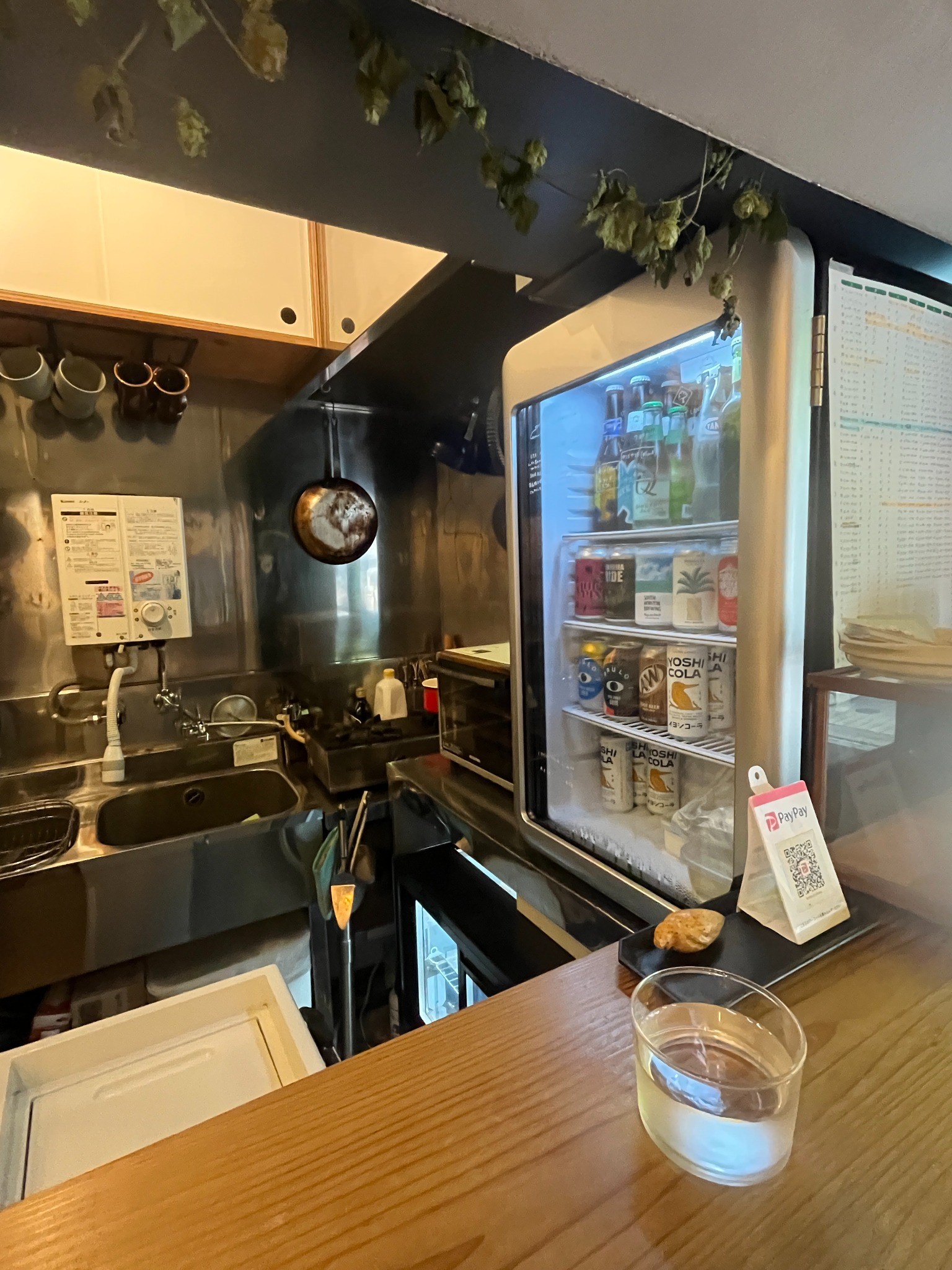 お菓子と麦酒 カウンターと厨房