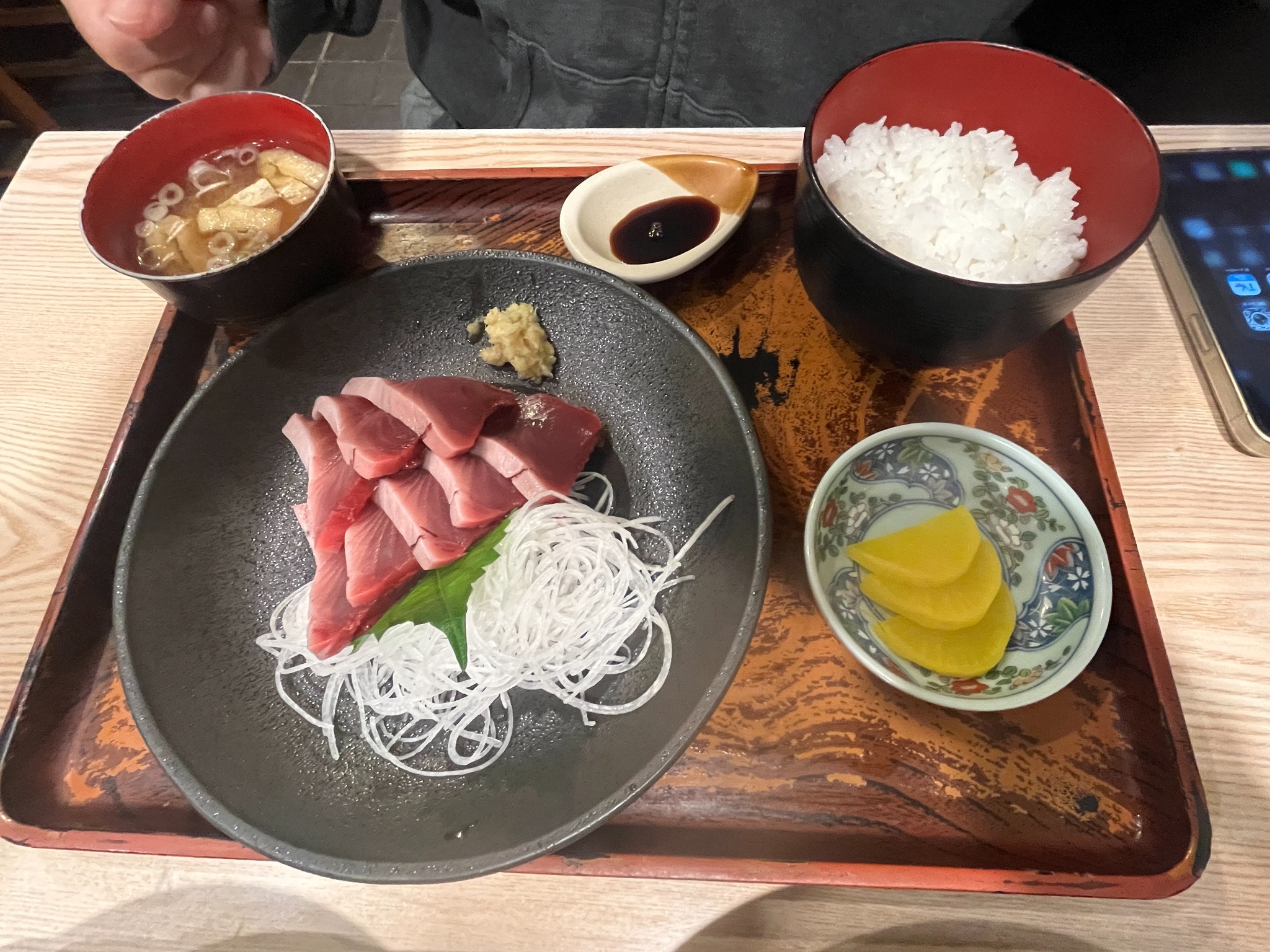 割烹・定食さがらの戻りカツオ定食