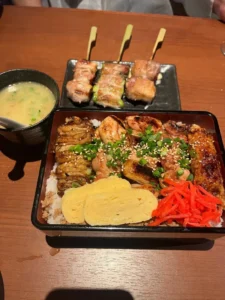 【目白】炭火焼鳥 勇｜池袋店との違いは？焼き手の腕が光る「もも」と大盛焼鳥重